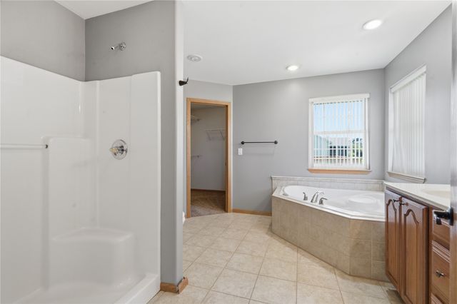 89 Cardinal Avenue NE, Atkins, IA 52206