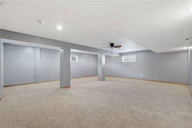 89 Cardinal Avenue NE, Atkins, IA 52206