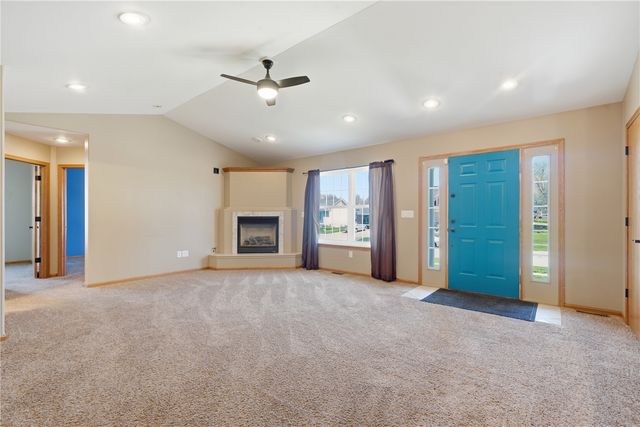 89 Cardinal Avenue NE, Atkins, IA 52206