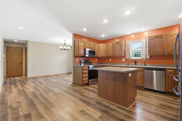 89 Cardinal Avenue NE, Atkins, IA 52206
