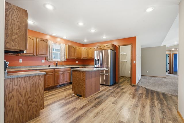 89 Cardinal Avenue NE, Atkins, IA 52206