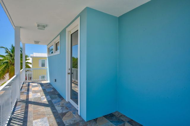 84 Coral Way, Key Largo, FL 33037