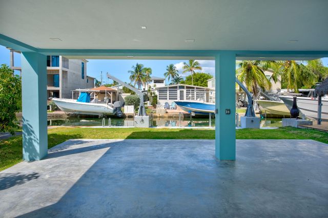 84 Coral Way, Key Largo, FL 33037