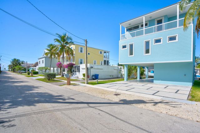 84 Coral Way, Key Largo, FL 33037