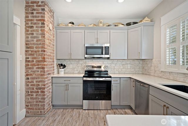 724 S Summit Avenue, Bremerton, WA 98312