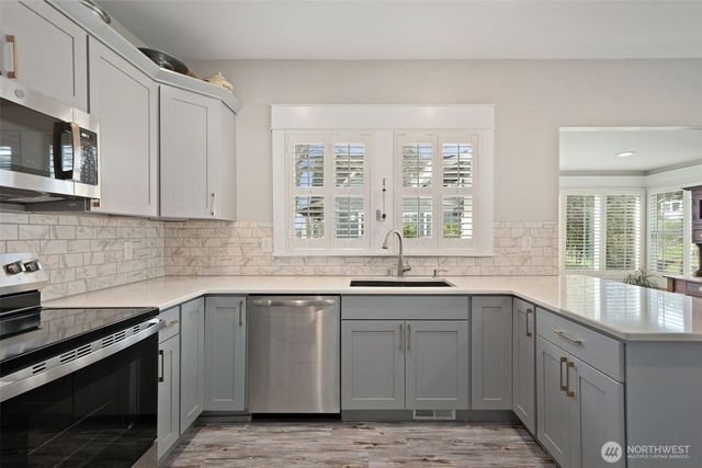 724 S Summit Avenue, Bremerton, WA 98312