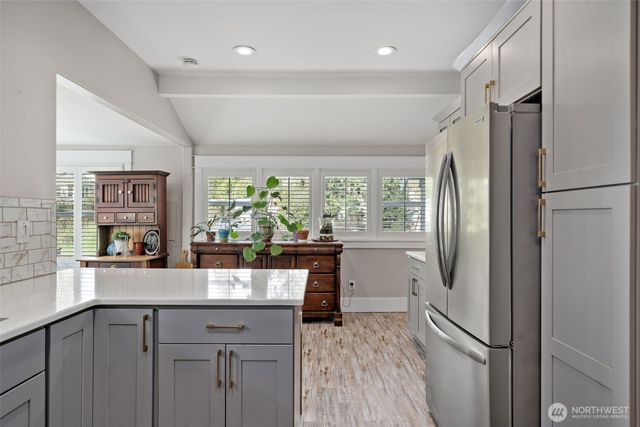 724 S Summit Avenue, Bremerton, WA 98312