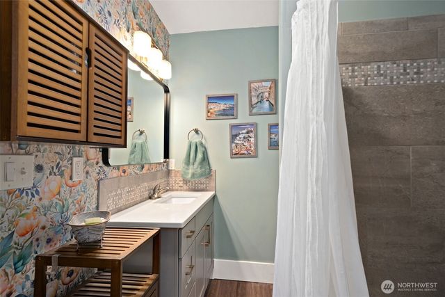 724 S Summit Avenue, Bremerton, WA 98312