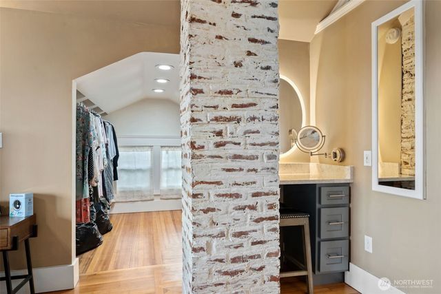 724 S Summit Avenue, Bremerton, WA 98312