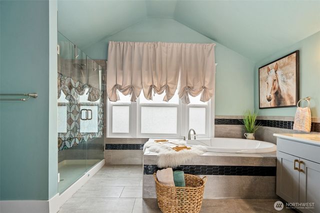 724 S Summit Avenue, Bremerton, WA 98312