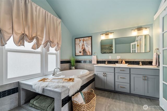 724 S Summit Avenue, Bremerton, WA 98312