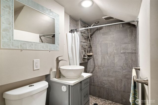 724 S Summit Avenue, Bremerton, WA 98312