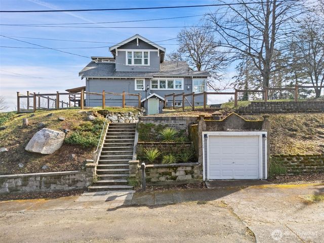 724 S Summit Avenue, Bremerton, WA 98312