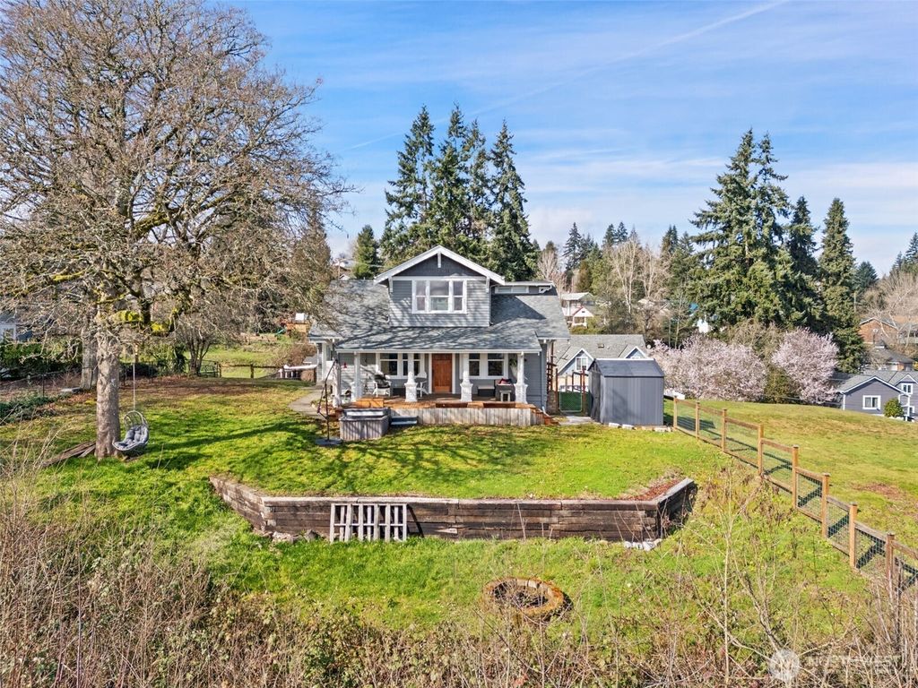724 S Summit Avenue, Bremerton, WA 98312