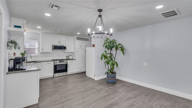 10108 E 28th Street, Tulsa, OK 74129