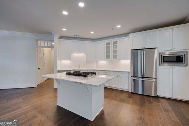 828 Highland Lane 2204, Atlanta, GA 30306
