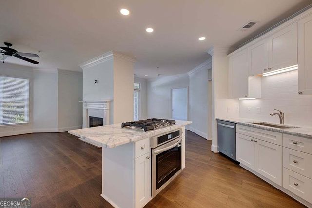 828 Highland Lane 2204, Atlanta, GA 30306