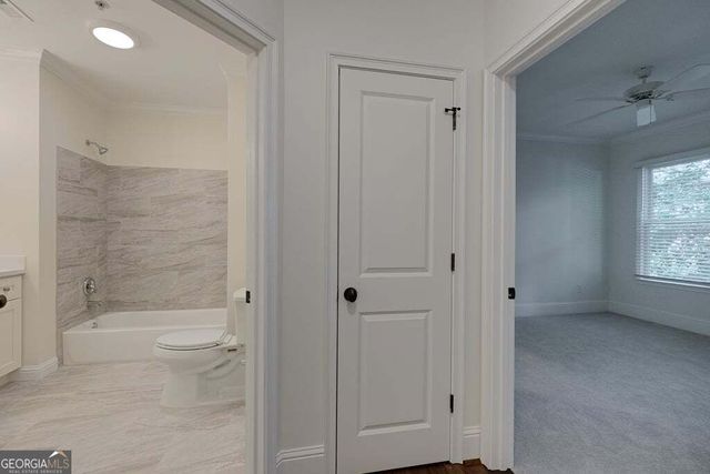 828 Highland Lane 2204, Atlanta, GA 30306