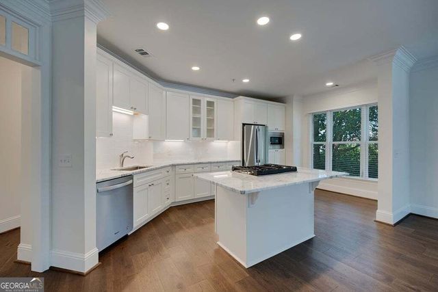 828 Highland Lane 2204, Atlanta, GA 30306