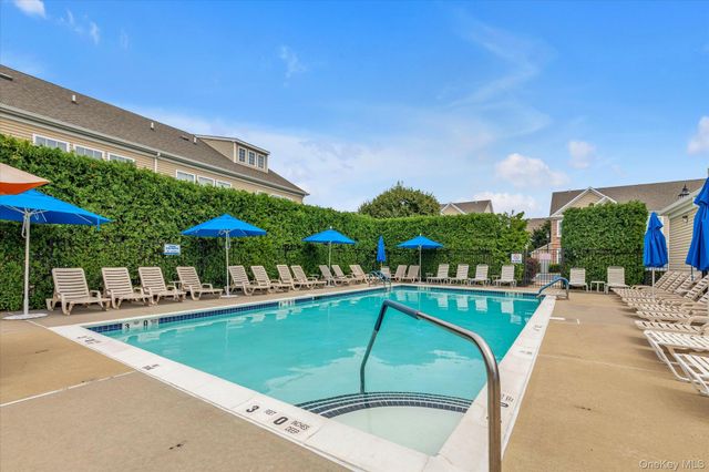 96 Paget Lane, Massapequa, NY 11758