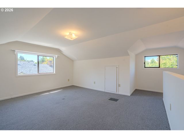 2355 Ne 57TH Ave, Portland, OR 97213