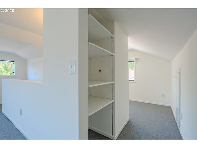 2355 Ne 57TH Ave, Portland, OR 97213