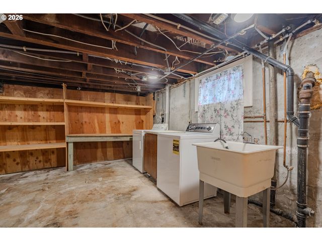 2355 Ne 57TH Ave, Portland, OR 97213