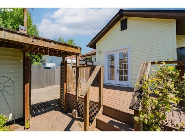 2355 Ne 57TH Ave, Portland, OR 97213