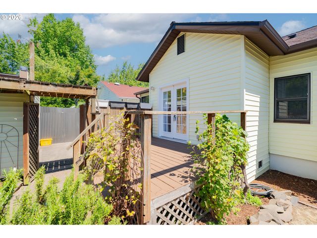 2355 Ne 57TH Ave, Portland, OR 97213