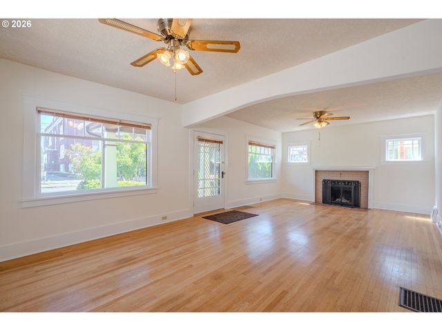 2355 Ne 57TH Ave, Portland, OR 97213