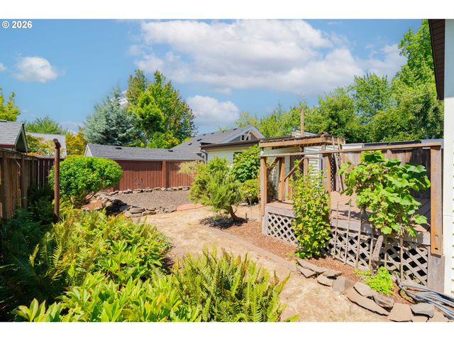 2355 Ne 57TH Ave, Portland, OR 97213