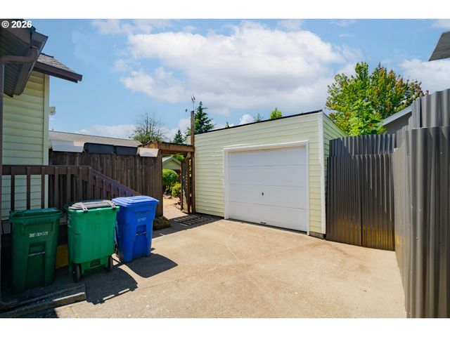 2355 Ne 57TH Ave, Portland, OR 97213
