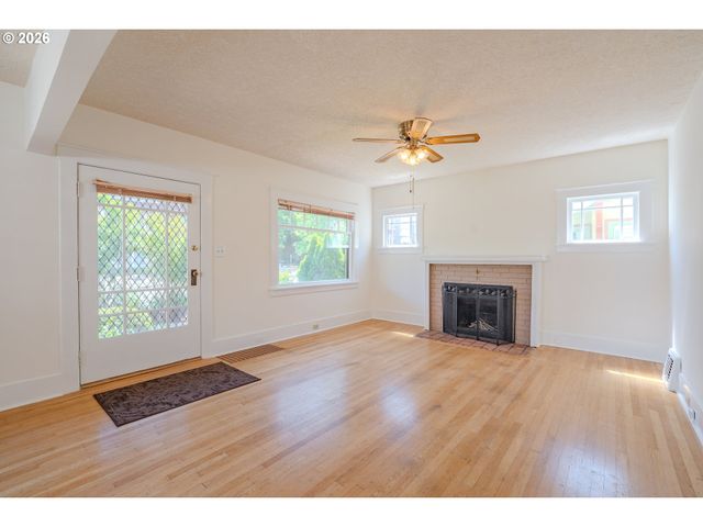2355 Ne 57TH Ave, Portland, OR 97213