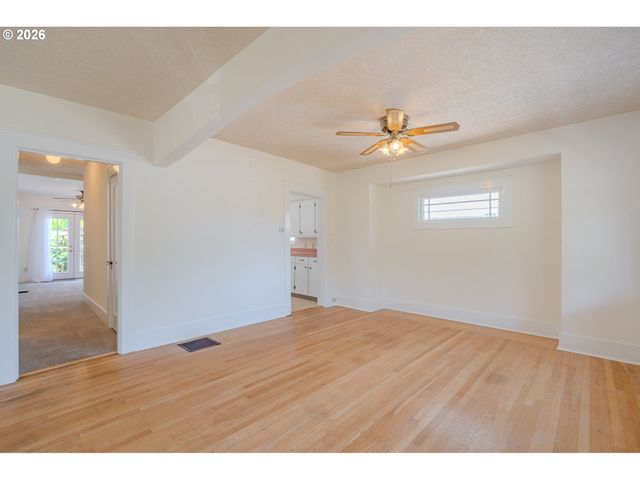 2355 Ne 57TH Ave, Portland, OR 97213
