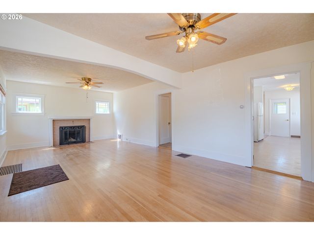 2355 Ne 57TH Ave, Portland, OR 97213