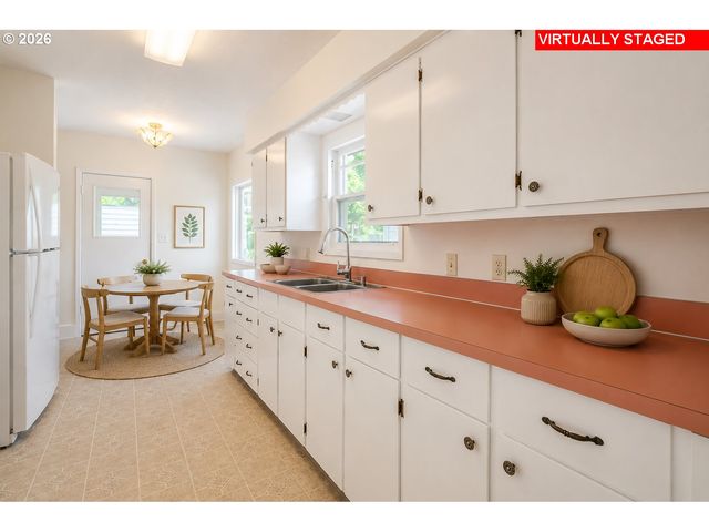 2355 Ne 57TH Ave, Portland, OR 97213