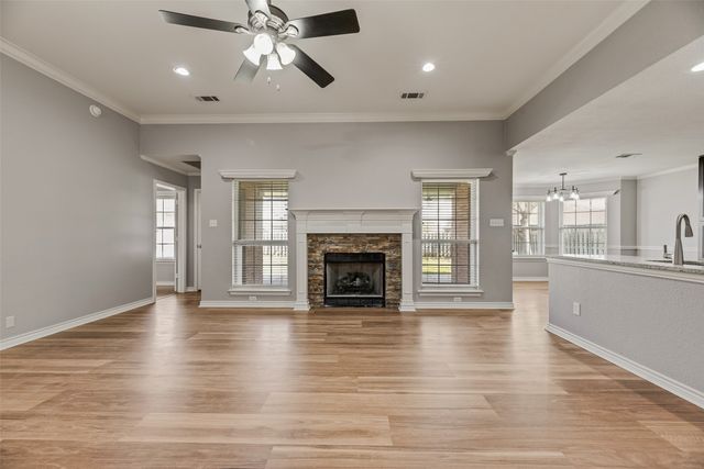 604 Cedar Drive, Pilot Point, TX 76258