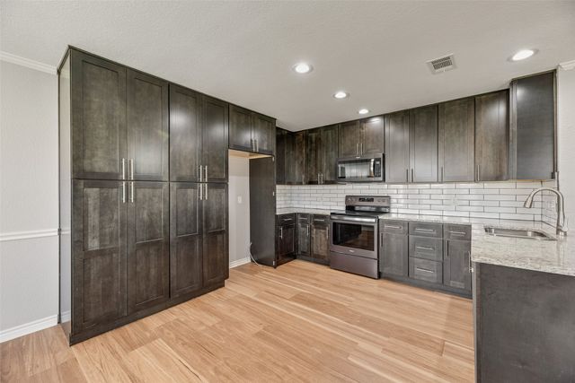 604 Cedar Drive, Pilot Point, TX 76258