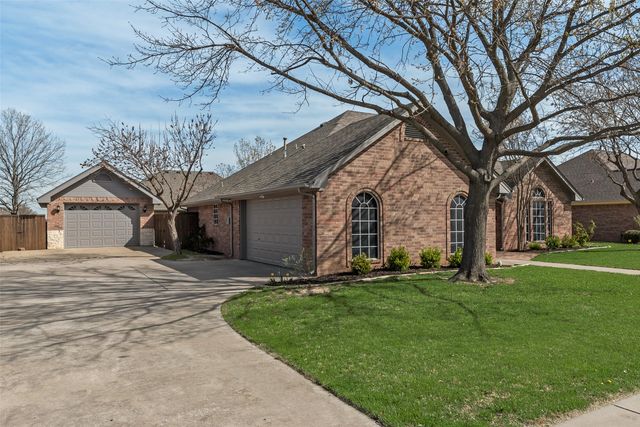 604 Cedar Drive, Pilot Point, TX 76258