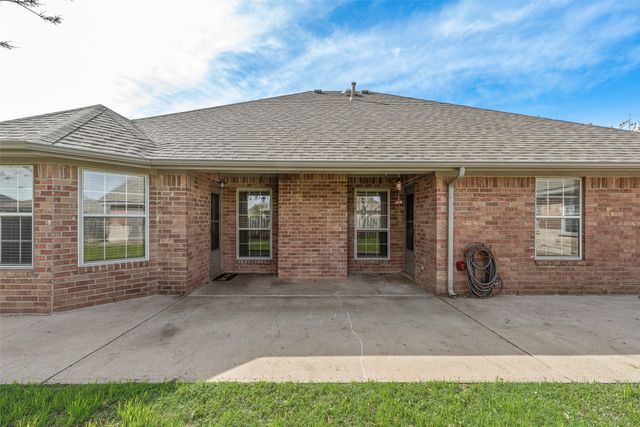604 Cedar Drive, Pilot Point, TX 76258