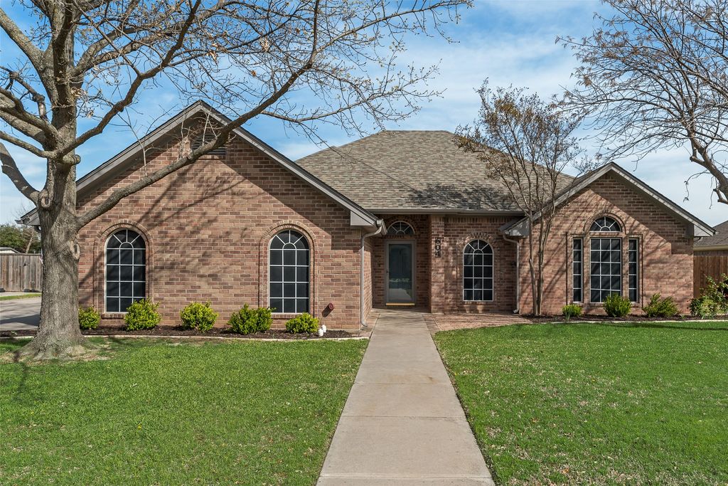 604 Cedar Drive, Pilot Point, TX 76258