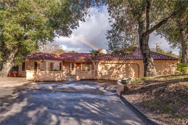 8865 Pino Solo Avenue, Atascadero, CA 93422