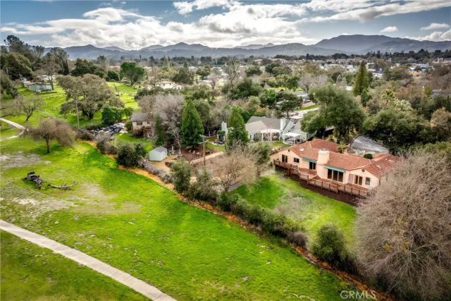 8865 Pino Solo Avenue, Atascadero, CA 93422