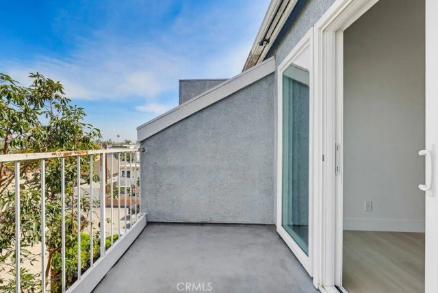 955 E 3rd Street 407, Long Beach, CA 90802