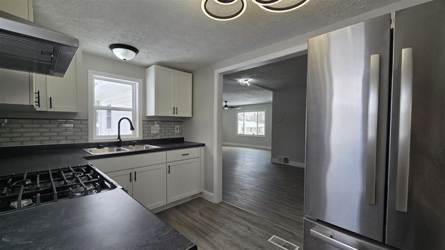 3429 Lowcroft Avenue, Lansing, MI 48910