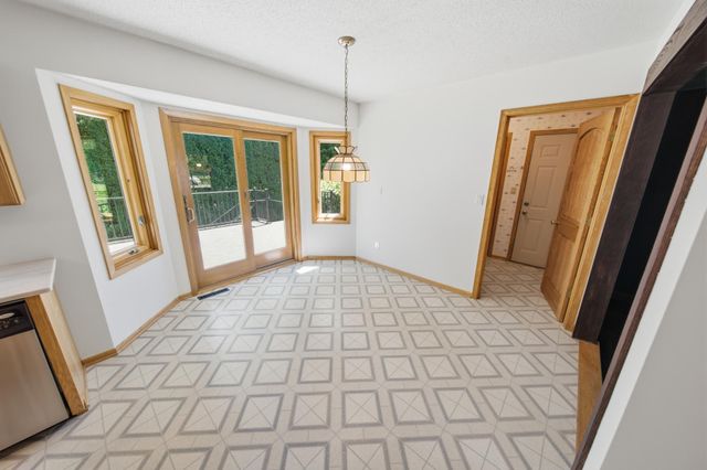 3851 Newport Lane NW, Rochester, MN 55901