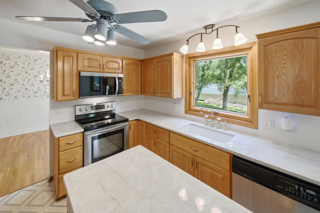 3851 Newport Lane NW, Rochester, MN 55901