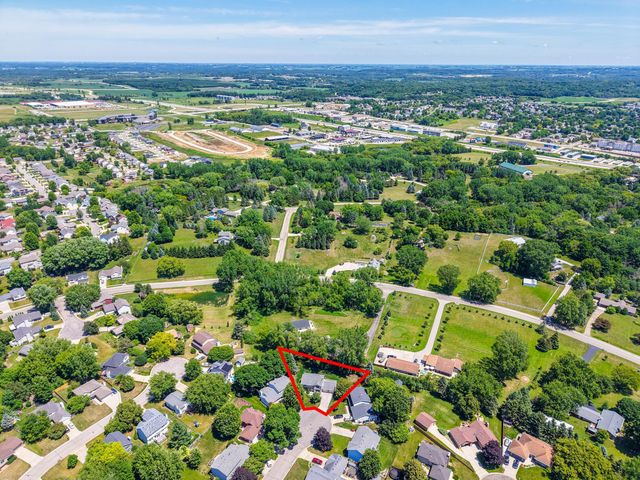 3851 Newport Lane NW, Rochester, MN 55901