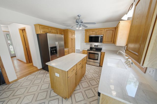 3851 Newport Lane NW, Rochester, MN 55901
