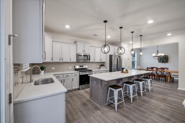 1006 Magnolia Warbler Way, Ravenel, SC 29470